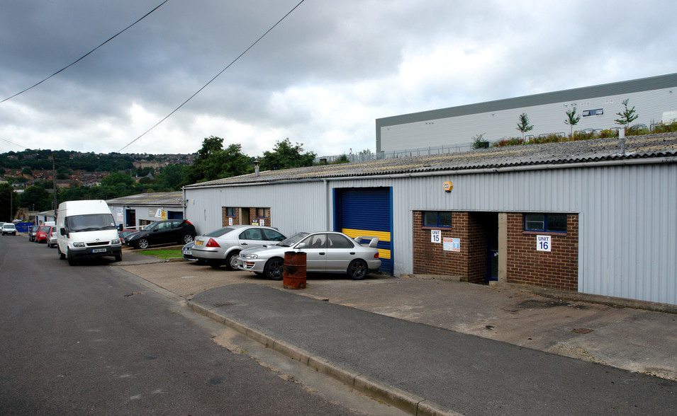 Hoyland Rd, Sheffield for rent - Building Photo - Image 2 of 6