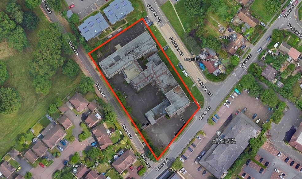 Cleeve Rd, Leatherhead to rent - Building Photo - Image 1 of 1