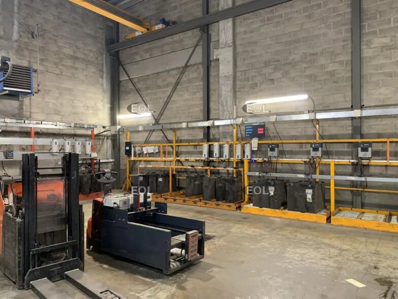 Industrial in Gennevilliers to rent - Building Photo - Image 3 of 7