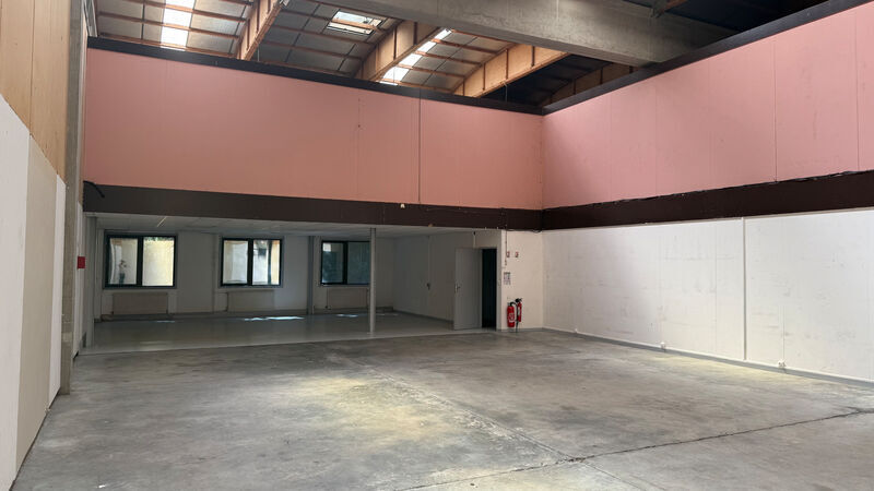 12 Chemin Des Gorges, Dardilly to rent - Interior Photo - Image 2 of 10
