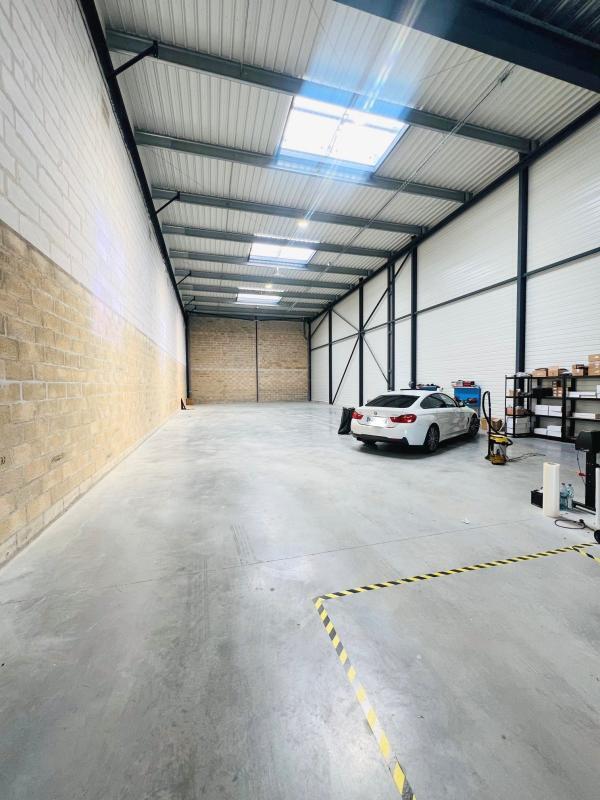 Light Industrial in Plaisir for sale Building Photo- Image 1 of 13