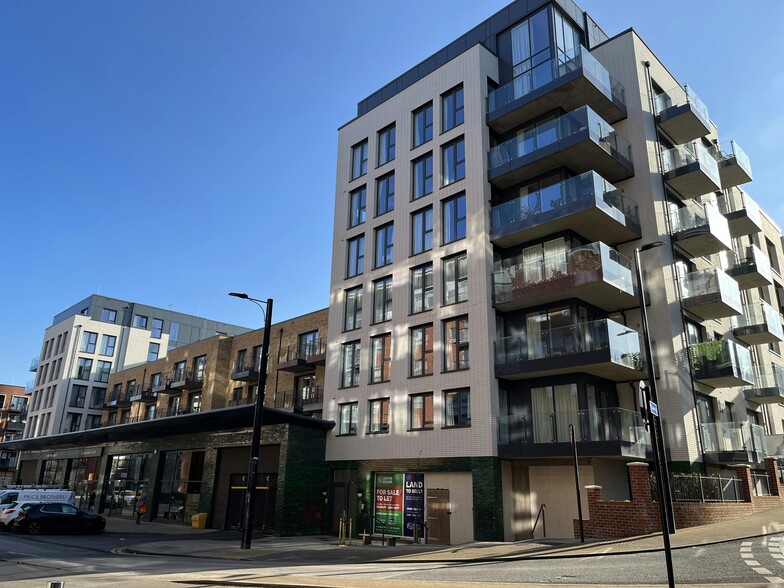 Lilys Walk, High Wycombe for sale - Building Photo - Image 1 of 5