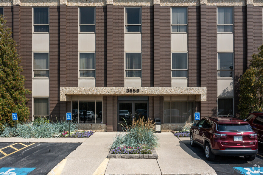 3659 Green Rd, Beachwood, OH for rent - Building Photo - Image 3 of 20