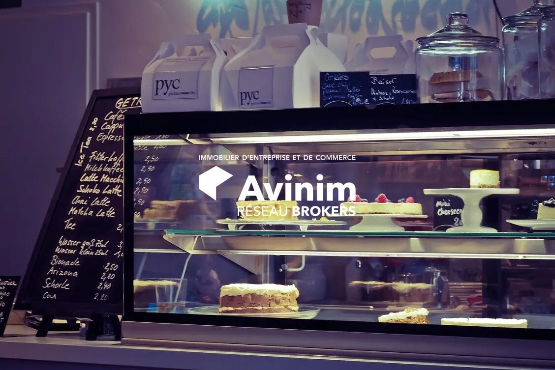 Retail in Marseille to rent Interior Photo- Image 1 of 2