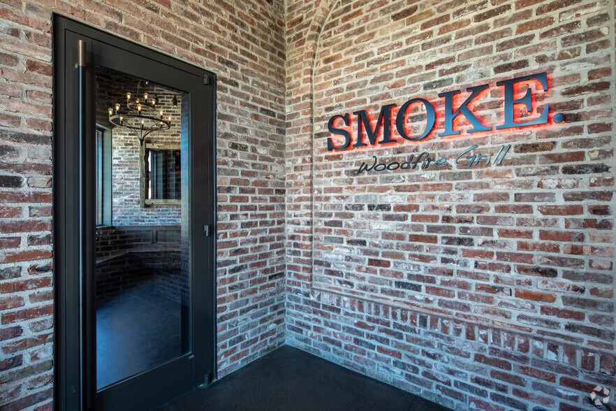 201 S Main St, Owasso, OK to rent - Interior Photo - Image 3 of 3