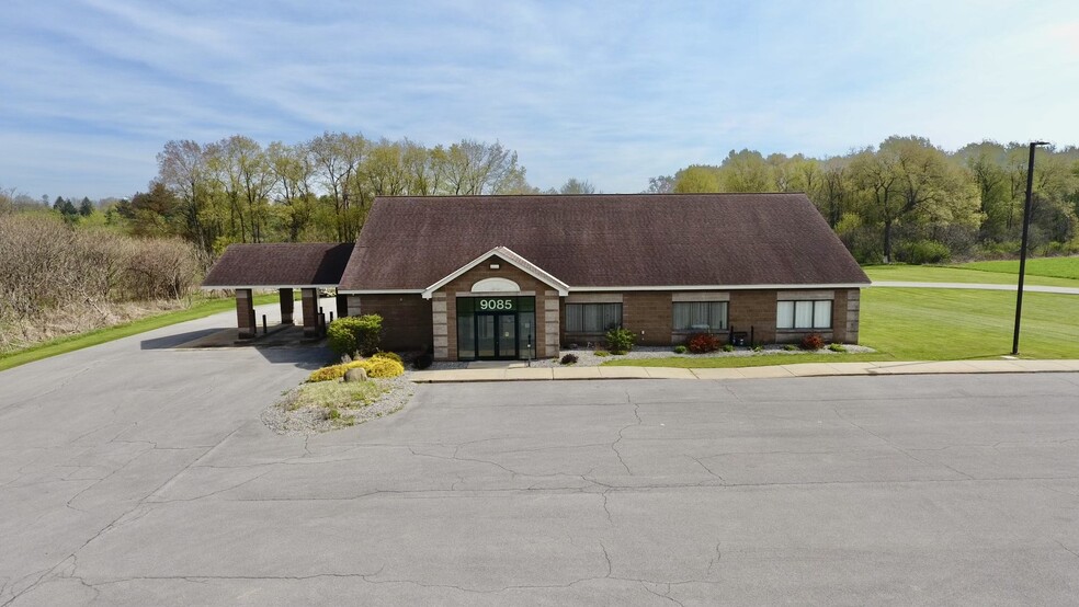 9085 Old River Rd, Marcy, NY for sale - Building Photo - Image 1 of 3