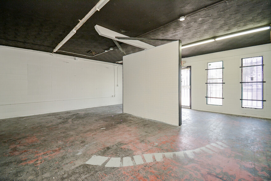 1804 N Main St, Houston, TX for rent - Building Photo - Image 3 of 14