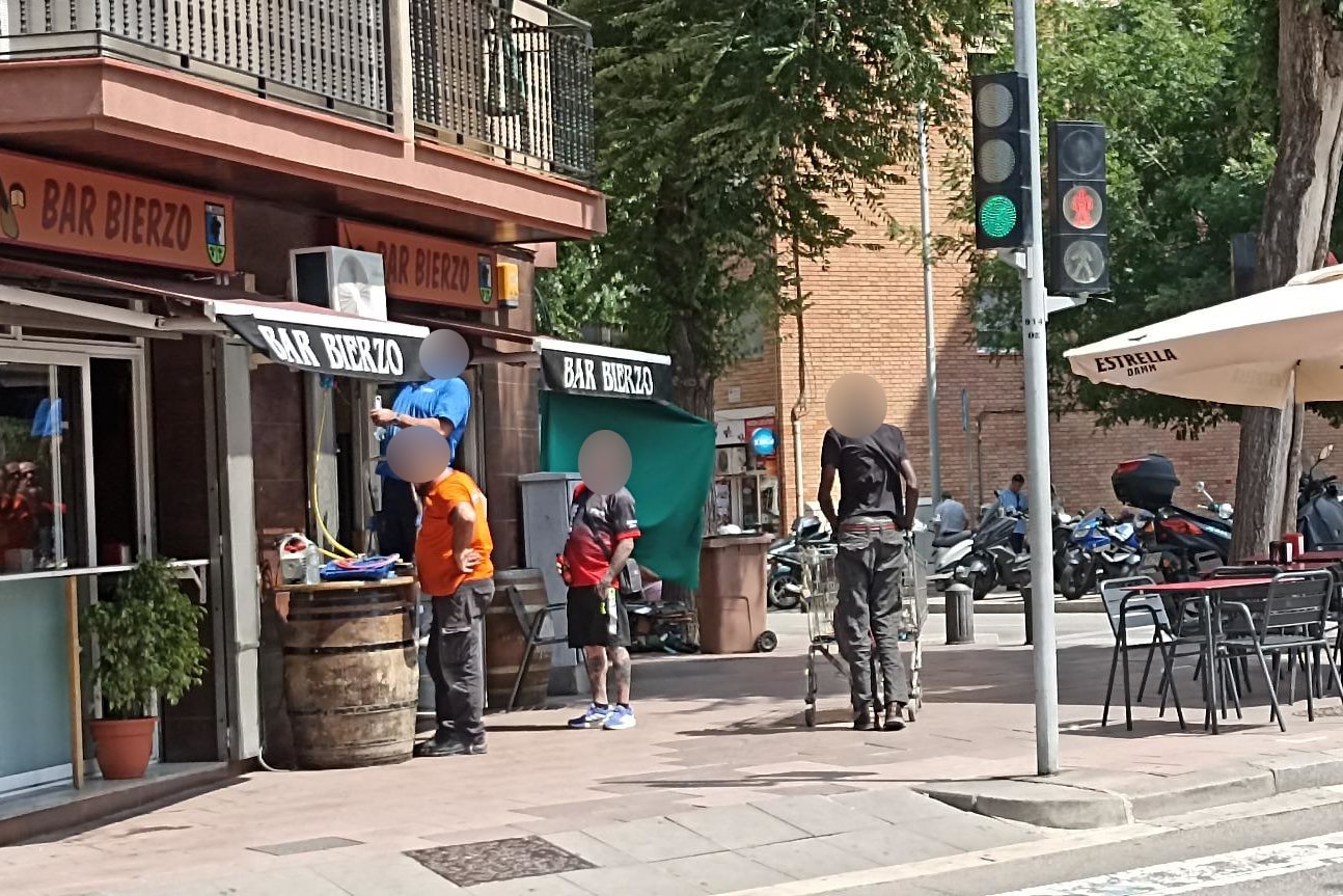 Santa Coloma de Gramenet, BAR 08922 - Unit - -  - Interior Photo - Image 1 of 2