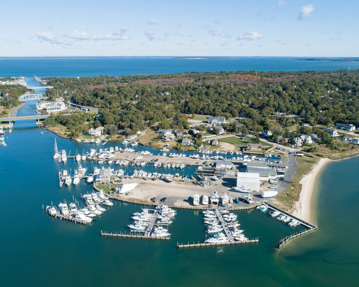 6 Tepee St, Hampton Bays, NY for sale - Building Photo - Image 1 of 1