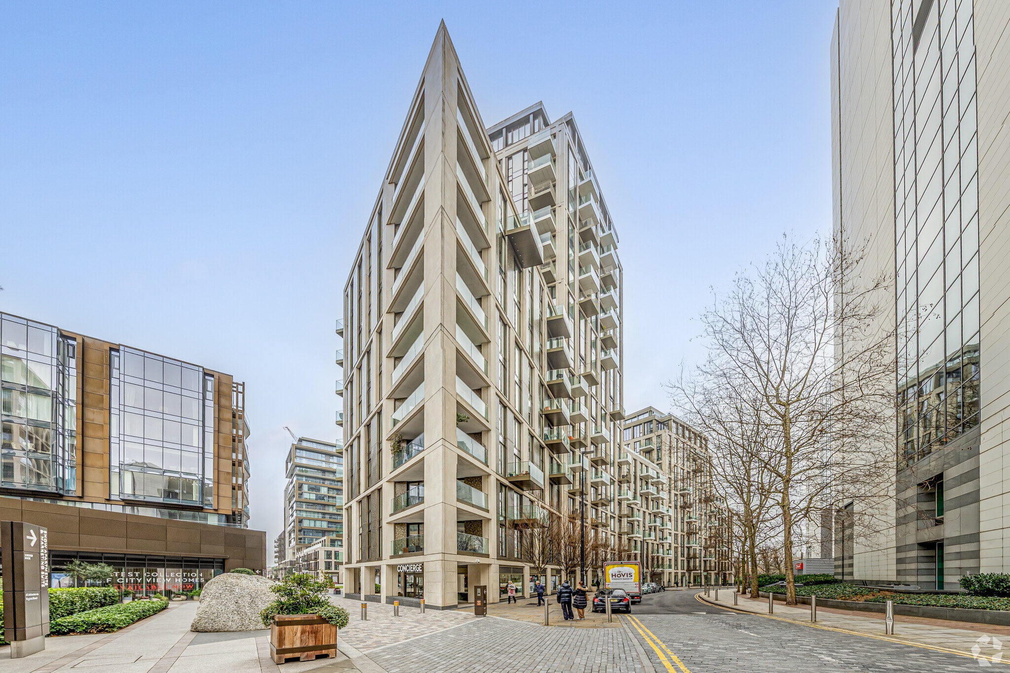 144-150 Vaughan Way, London for sale Primary Photo- Image 1 of 1