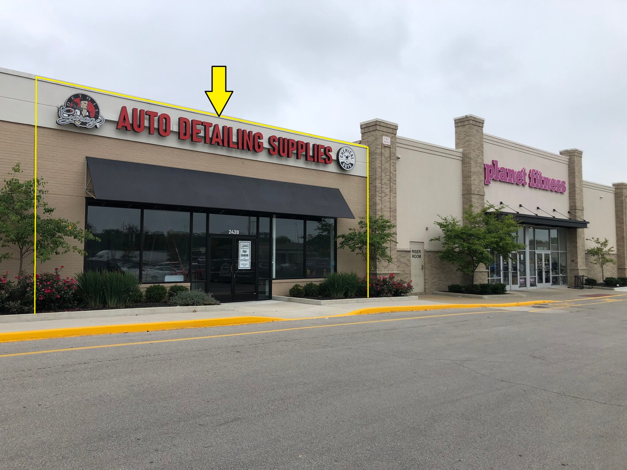 2437-2471 E Main St, Plainfield, IN to rent Building Photo- Image 1 of 2