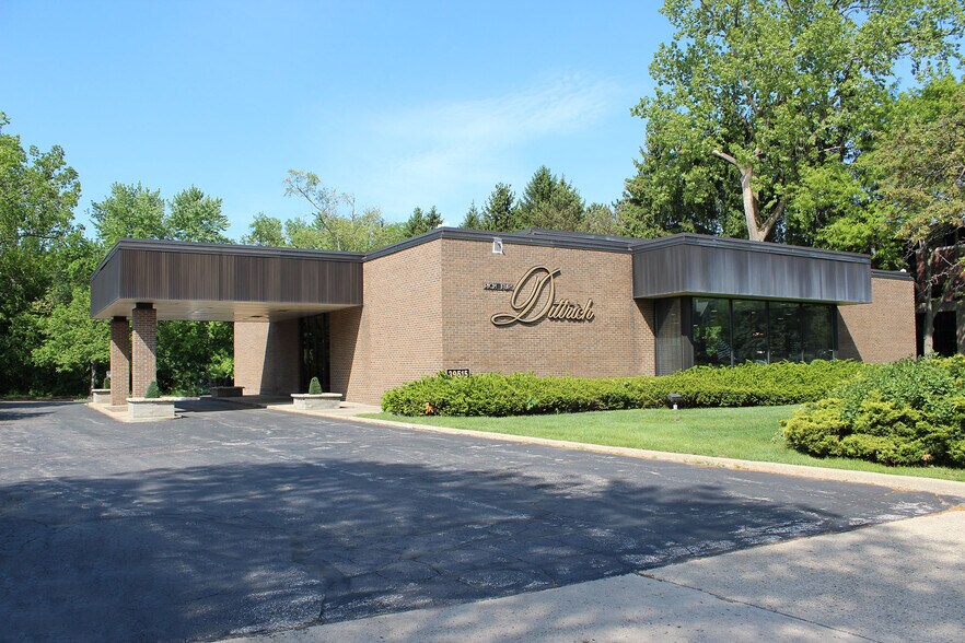 39515 Woodward Ave, Bloomfield Hills 48304 UK