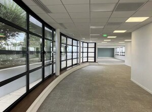 Office in Levallois-Perret to rent Interior Photo- Image 1 of 12