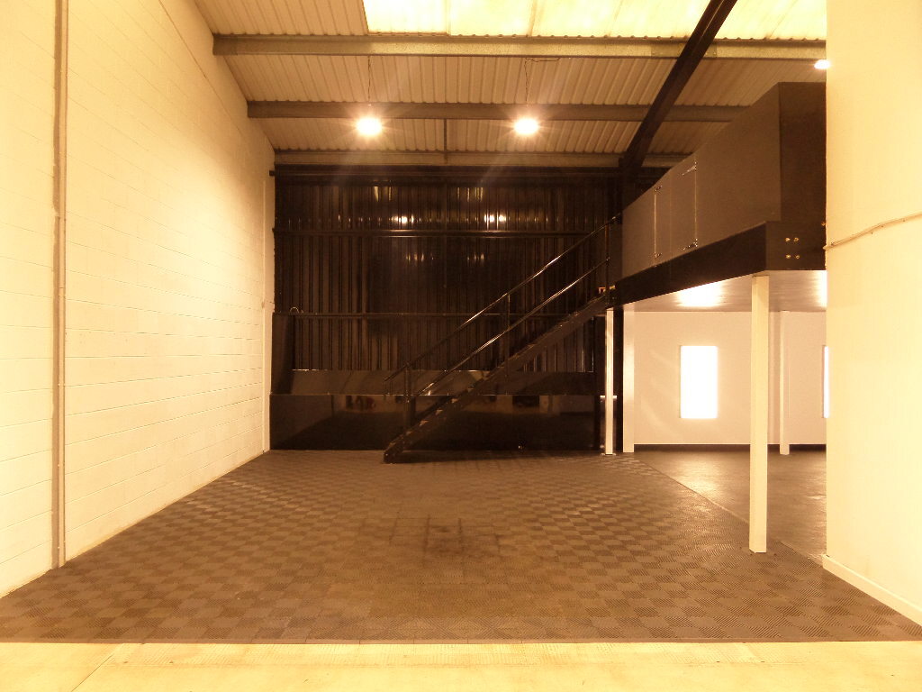 Penarth Rd, Cardiff to rent Interior Photo- Image 1 of 3