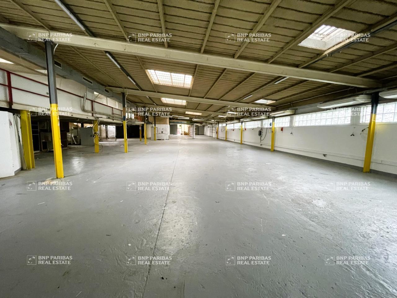 Light Industrial in Villeneuve-le-Roi for sale Interior Photo- Image 1 of 7