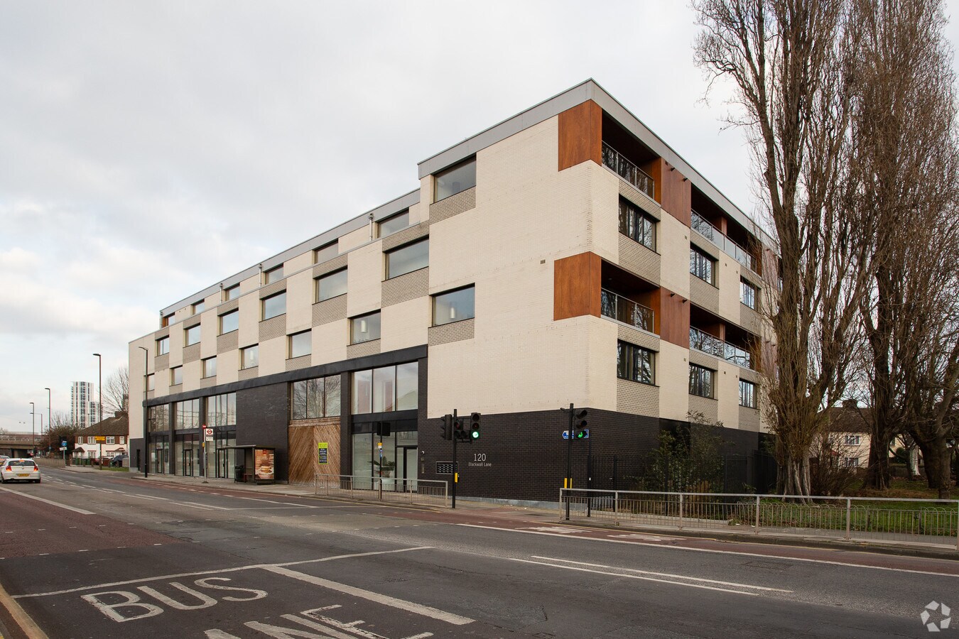 120 Blackwall Ln, London SE10 0SP UK