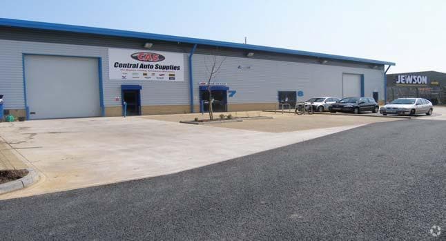 St Peters Rd, Huntingdon to rent - Building Photo - Image 2 of 5