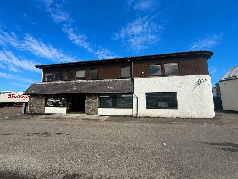 1-3 Latheron Ln, Ullapool for sale - Building Photo - Image 3 of 9