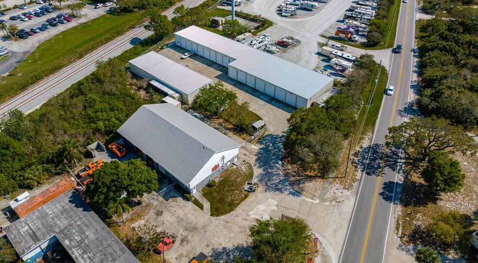 1060 Old Dixie Hwy SW, Vero Beach, FL for sale - Primary Photo - Image 1 of 1