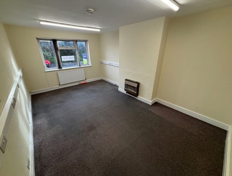 128-128A Cowbridge Rd W, Cardiff for sale - Interior Photo - Image 2 of 6