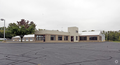 1301 Pine Lake Rd, La Porte, IN for sale Primary Photo- Image 1 of 1