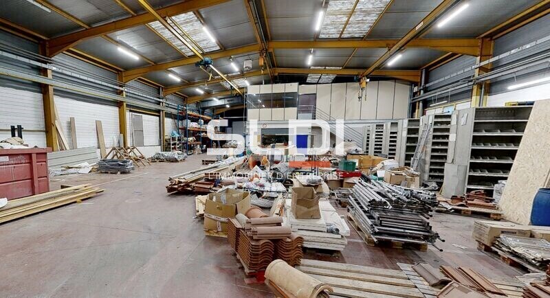 Light Industrial in Vénissieux to rent - Interior Photo - Image 2 of 7