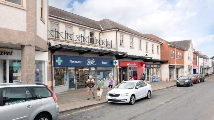 18 Ridgeway, Plymouth to rent Primary Photo- Image 1 of 12