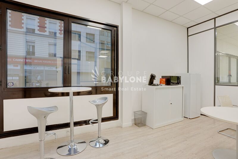 106-113 Rue Victor Hugo, Levallois-Perret to rent - Interior Photo - Image 3 of 13
