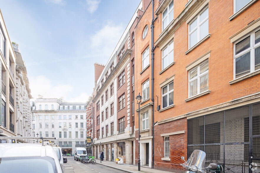 46 Glasshouse St, London to rent - Building Photo - Image 2 of 6