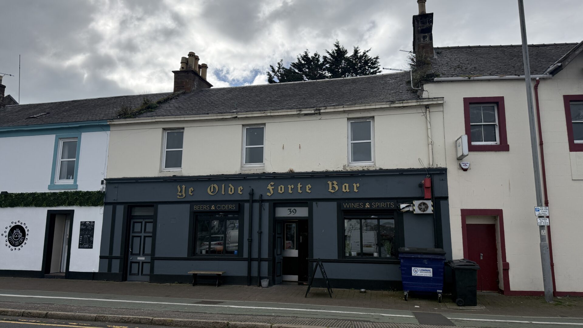 37-39 South Harbour St, Ayr to rent Building Photo- Image 1 of 1