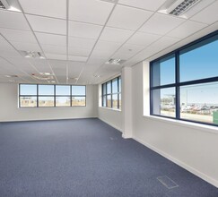 Irlam Wharf Rd, Manchester for rent Interior Photo- Image 2 of 2