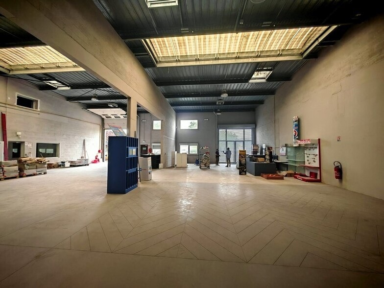 1 Rue Gloriette, Brie-Comte-Robert to rent - Building Photo - Image 3 of 7