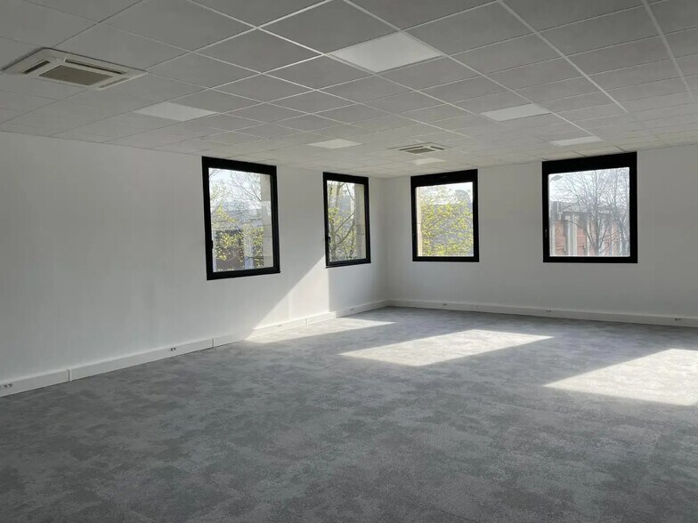 Office in Créteil to rent - Interior Photo - Image 3 of 5