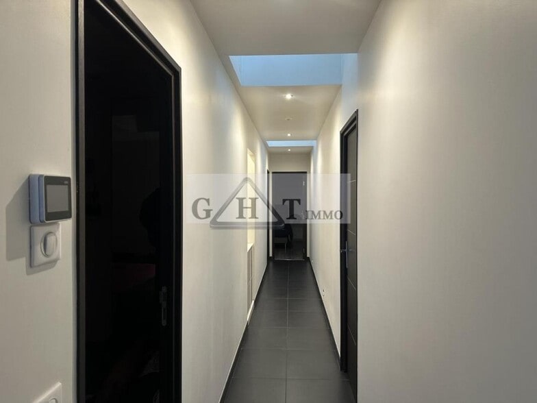Office in Saint-Maur-des-Fossés for sale - Interior Photo - Image 2 of 5
