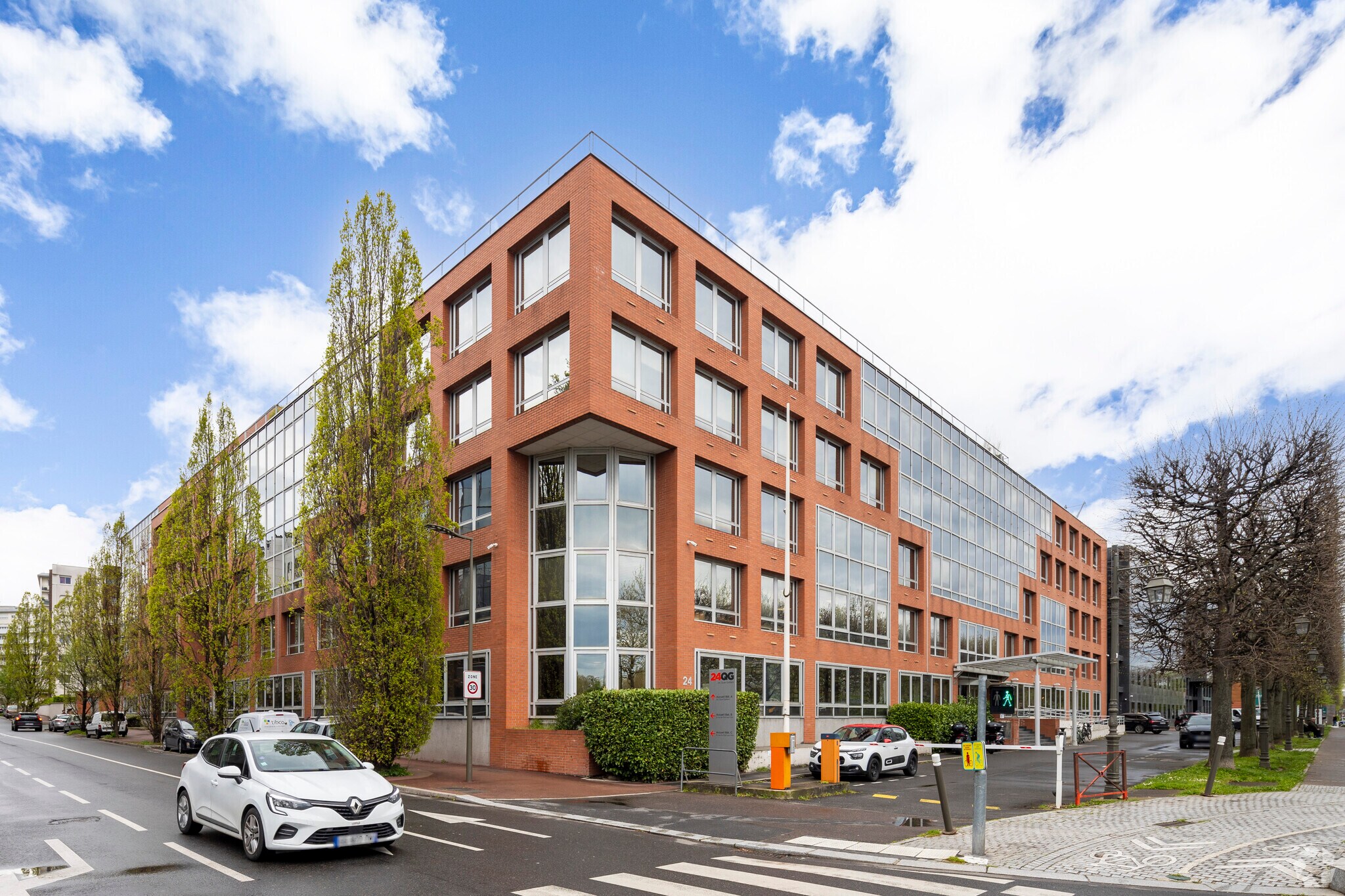 22 Quai Gallieni, Suresnes to rent Building Photo- Image 1 of 32