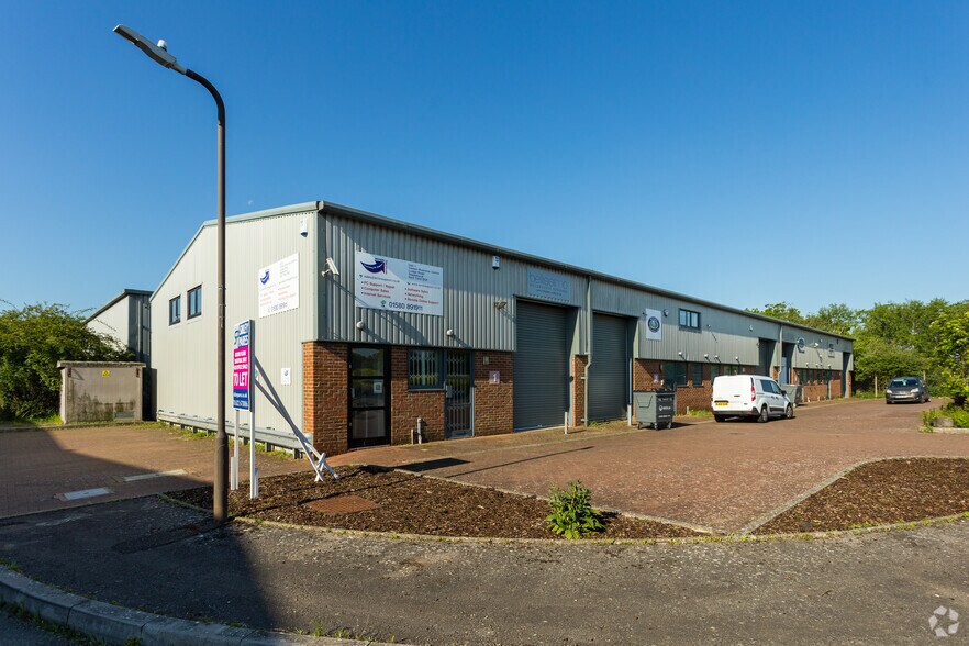 1-5 Lodge Rd, Staplehurst for sale - Primary Photo - Image 1 of 1