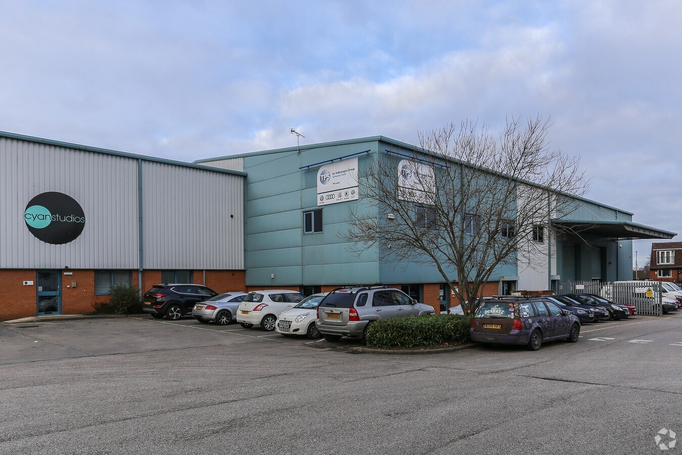 Belle Isle Rd, Leeds, LS10 2DL UK