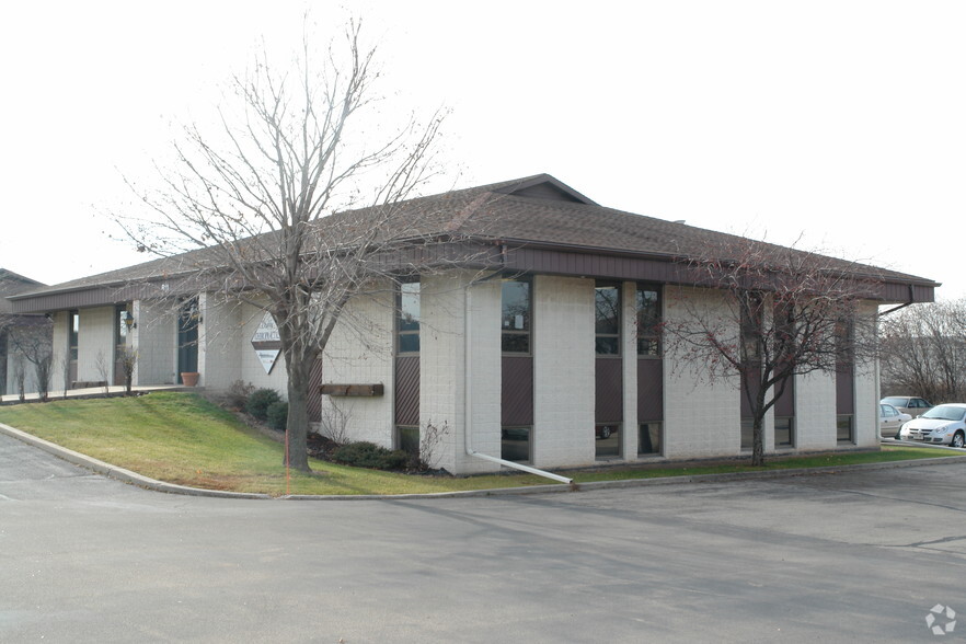 811 N Lynndale Dr, Appleton, WI for rent - Building Photo - Image 1 of 1