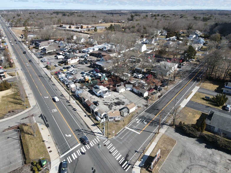 1829 & 1831 Route 112, Medford, NY portfolio of 2 properties for sale on LoopNet.co.uk - Building Photo - Image 2 of 11