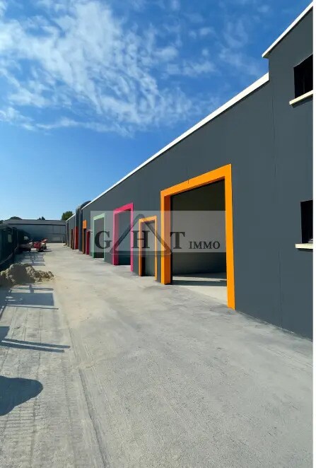 Industrial in Vaux-le-Pénil to rent Building Photo- Image 1 of 4
