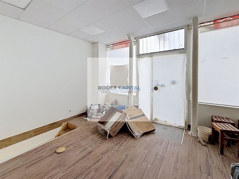 Retail in Paris to rent - Interior Photo - Image 3 of 7