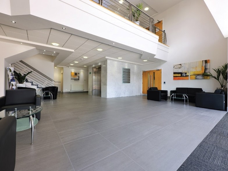 Princess Rd, Manchester to rent - Interior Photo - Image 2 of 3