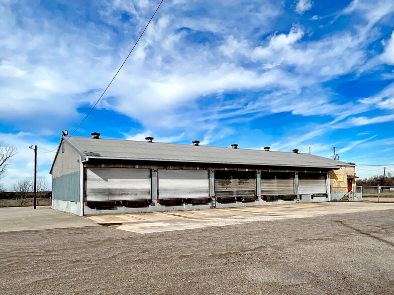 1924 S Church St, Paris, TX for rent - Building Photo - Image 2 of 13