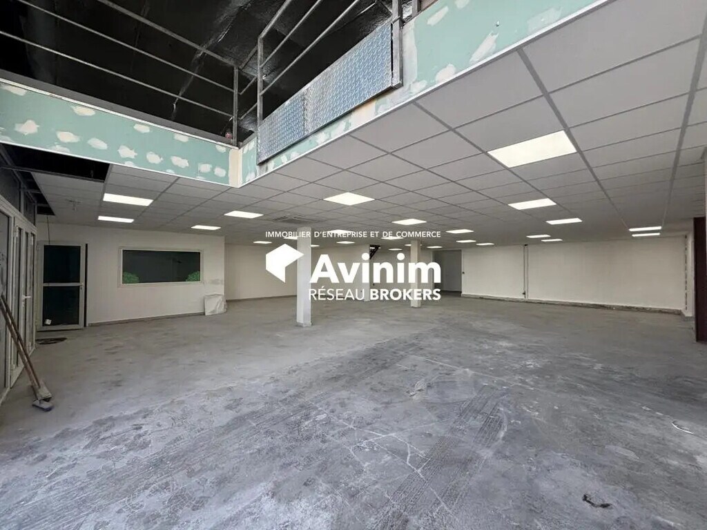 Location Local d'activités 507 m² - Photo 1