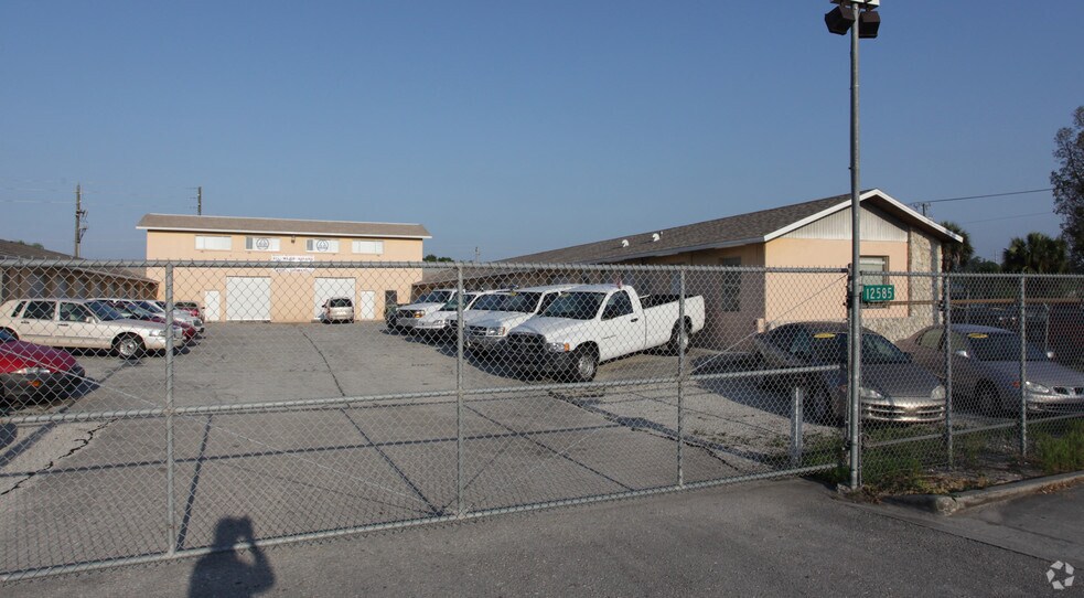 12585 Collier Blvd, Naples, FL 34116 UK