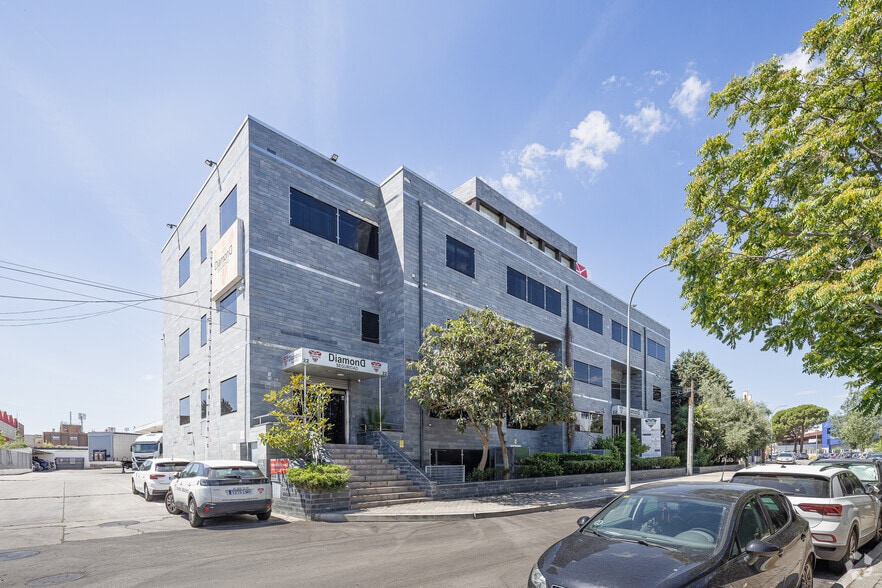 Office in Coslada, Madrid for sale - Primary Photo - Image 1 of 3