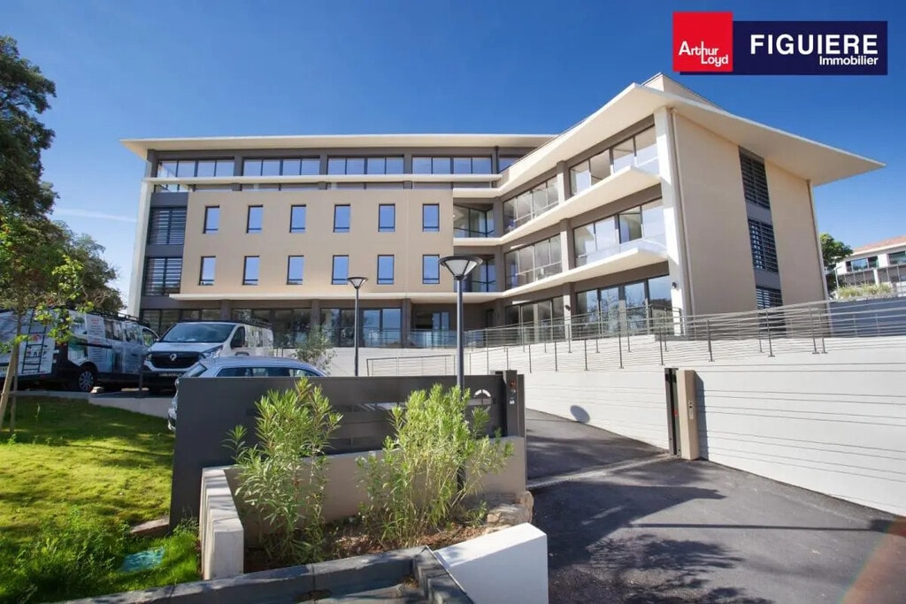 Location Bureaux 222 m² - Photo 1