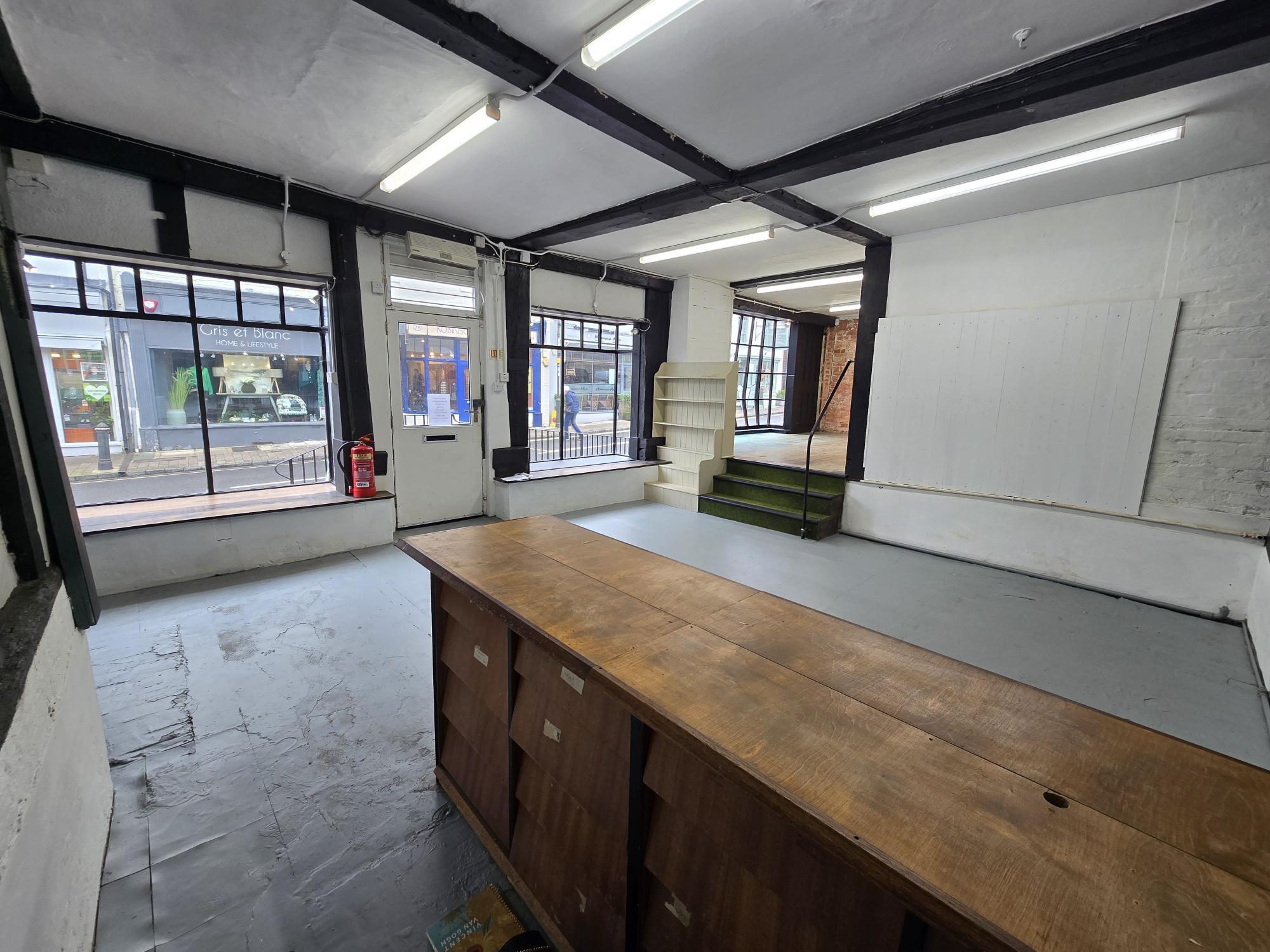 61-63 High St, Steyning to rent Interior Photo- Image 1 of 5