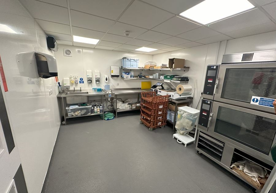 17 The Bridge, Guernsey, GSY GY3 5TD - Unit 17 - - Interior Photo - Image 2 of 11