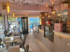 Retail in Majadahonda, Madrid to rent Interior Photo- Image 1 of 17